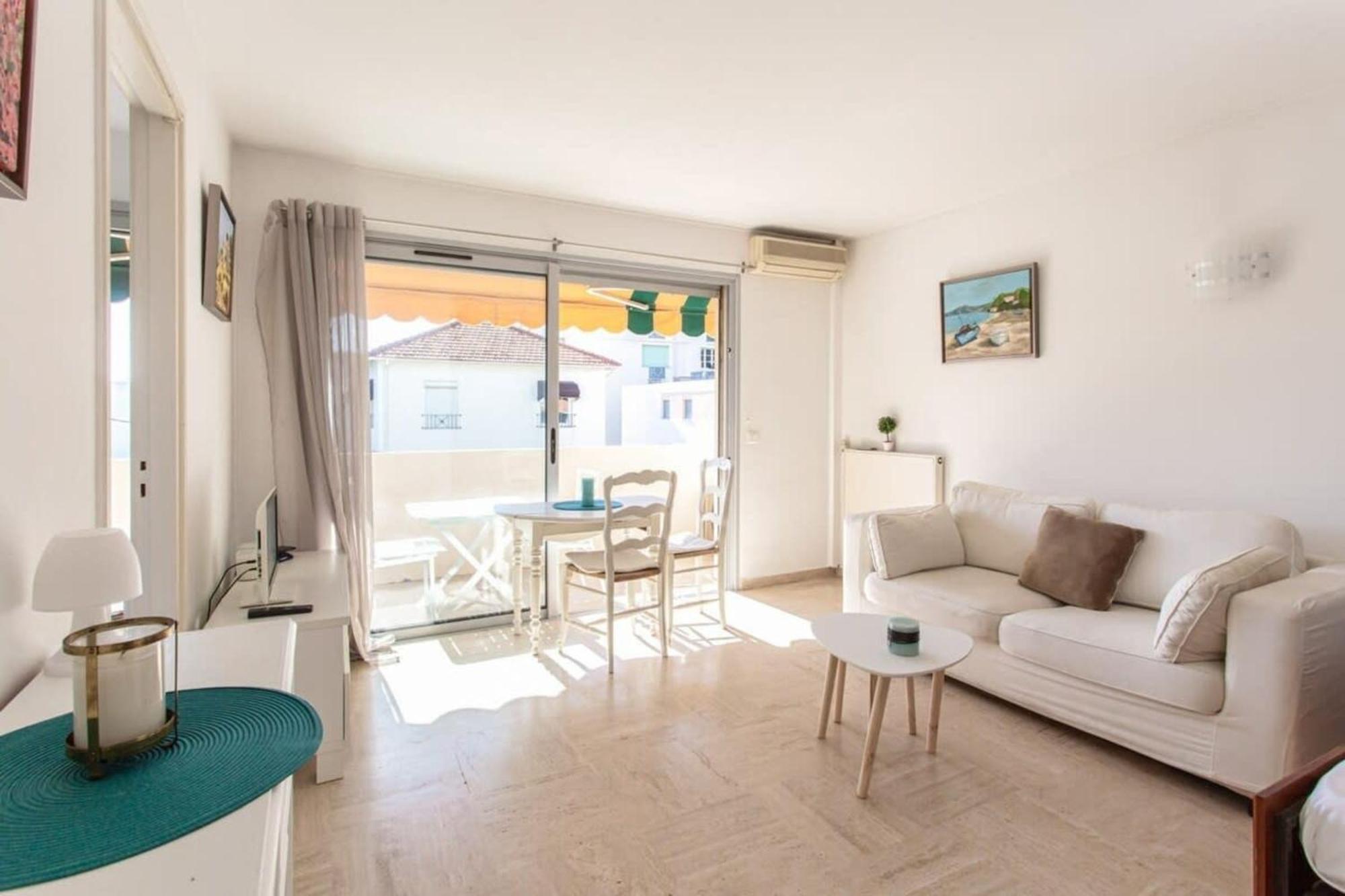 Les Cypres Furnished Studio